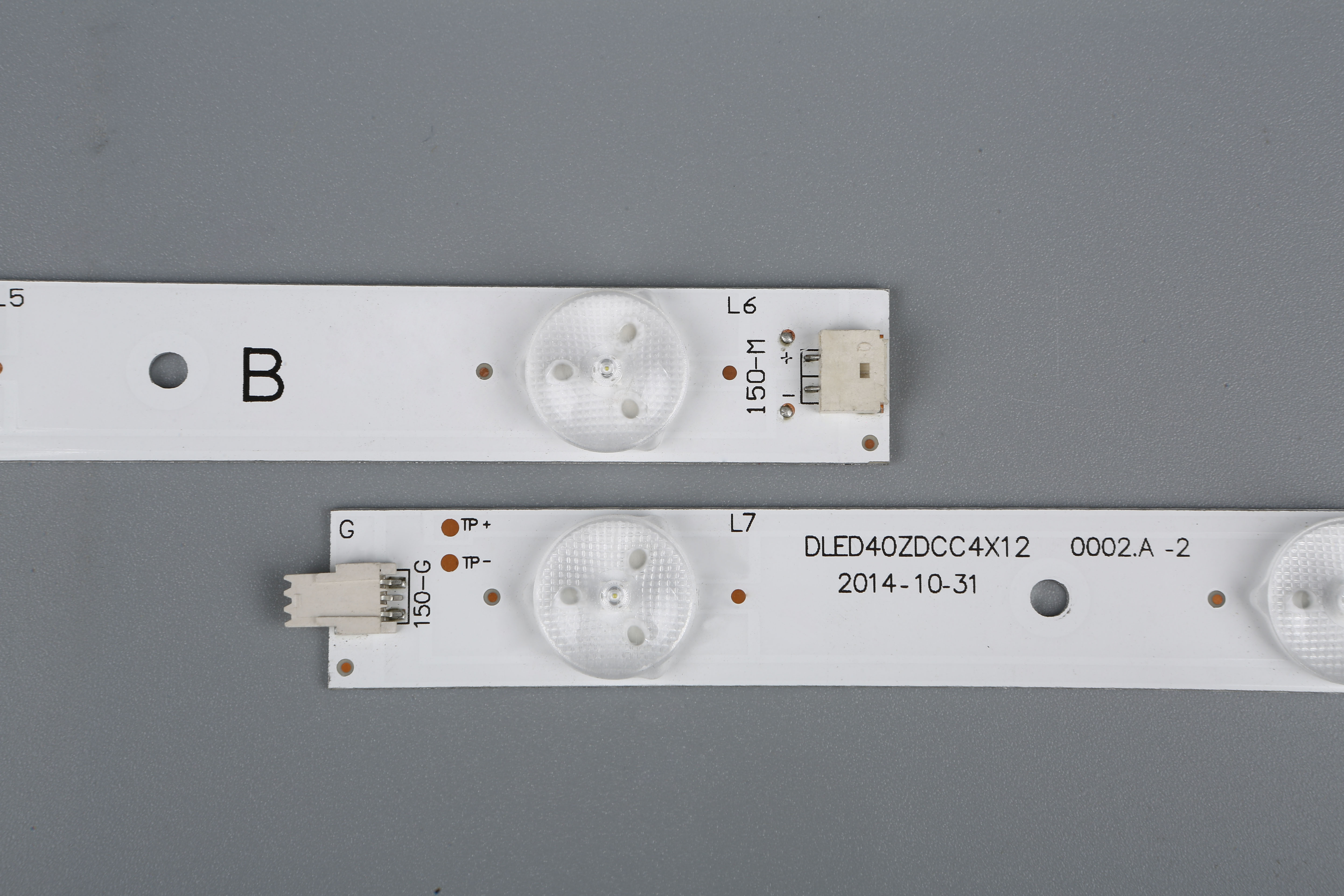 TV-117 LED TV Background Light Strip DLED40ZDCC4X12 0002.A-1 for AWOOX 40 Inch 6+6 LEDs