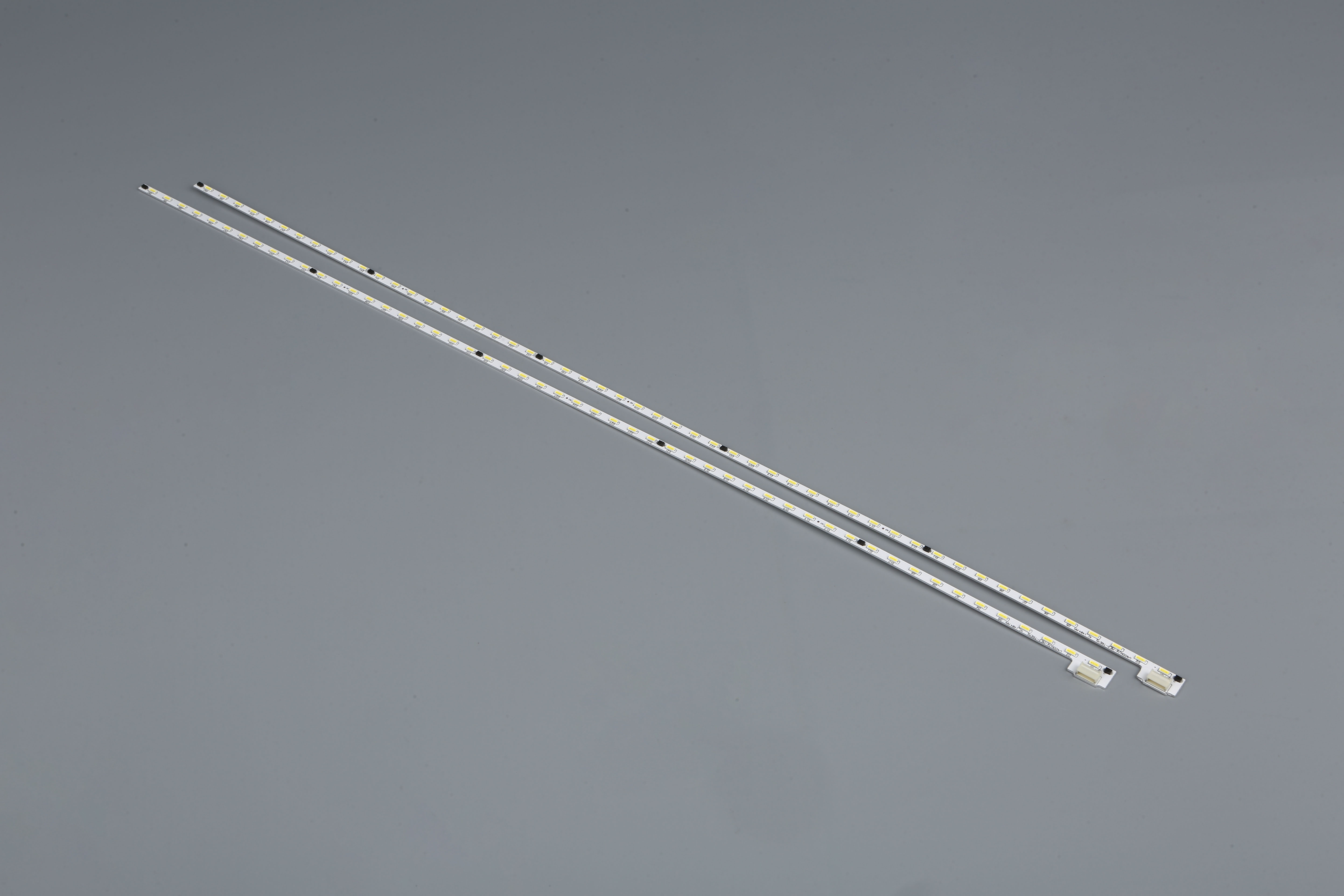 TV-122 LED backlight strip V400HJ6-ME2-TREM1 4C-1484MM 52 lamps 490mm LED strip use for TV Repair or replacement